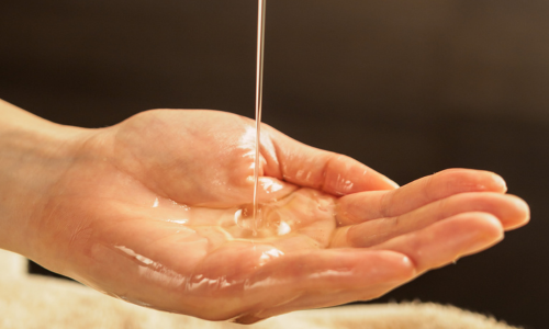 Massage Techniques You Can Do at Home Using Massage Oil